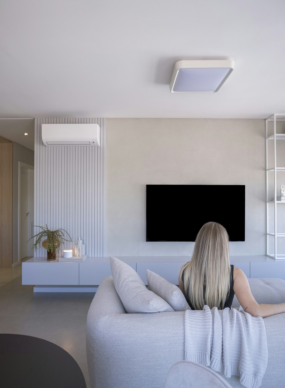 Split-unit airco in een moderne woonkamer